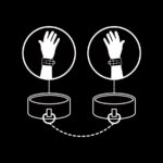 FETISH SUBMISSIVE – MENOTTES EN CUIR VÉGÉTALIEN AVEC DOUBLURE EN NOPRÈNE