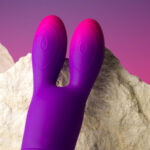 ROCKS-OFF – GLO-GIRL BUNNY VIBRATEUR FLEXIBLE VIOLET