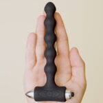 ROCKS-OFF – PETITE SENSATIONS PERLES ANAL PLUG VIBRATEUR NOIR