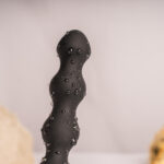 ROCKS-OFF – PETITE SENSATIONS PERLES ANAL PLUG VIBRATEUR NOIR