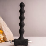 ROCKS-OFF – PETITE SENSATIONS PERLES ANAL PLUG VIBRATEUR NOIR