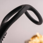ROCKS-OFF – RO-ZEN RRO PLUG ANAL AVEC ANNEAU PÉNIS VIBRANT NOIR